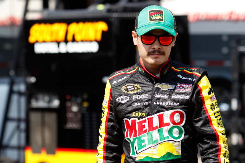 Illustration for article titled NASCAR Celebrates Halloween A Month Early By Dressing Up In Retro Liveries